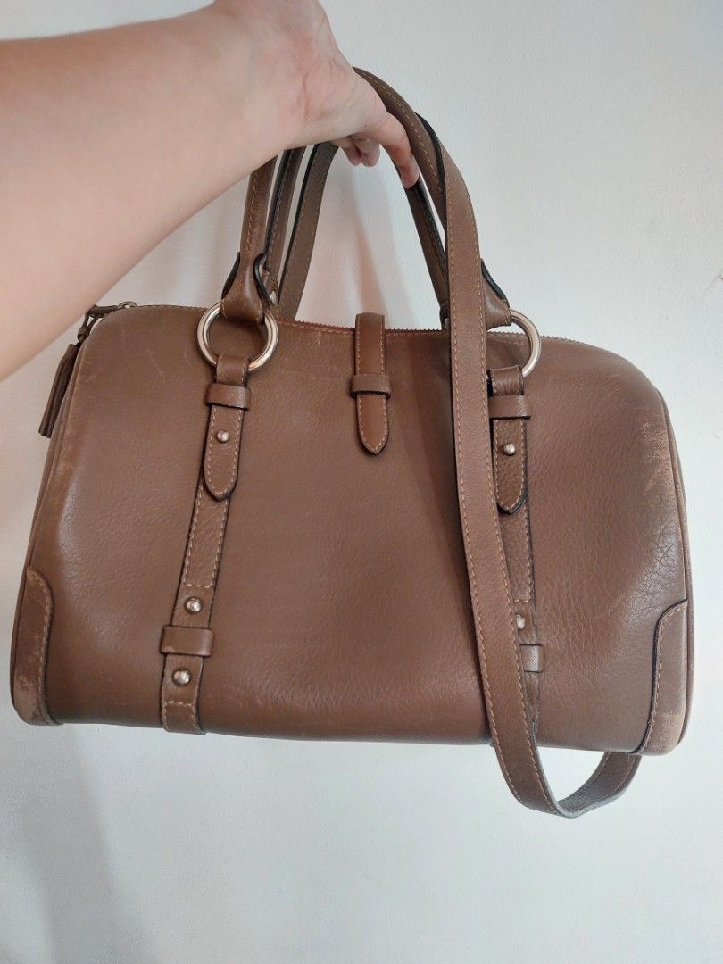 Fino Bag (Category: Cross-body Bags) located in Quezon City. Submitted by tamimimie (Listing ID 1362029889, Image 1). Description: .