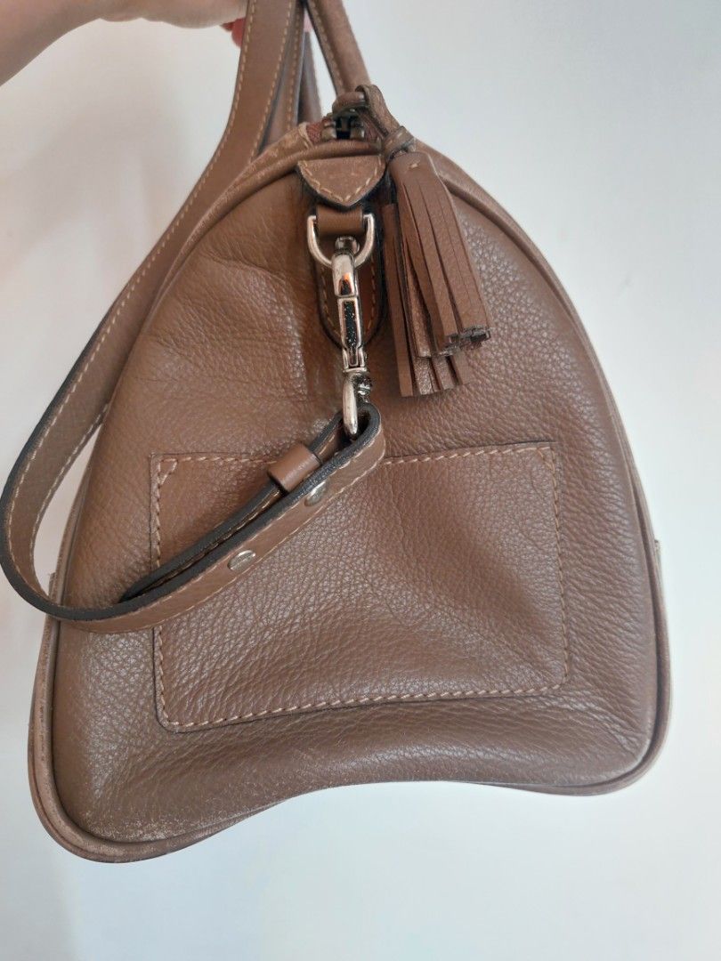 Fino Bag (Category: Cross-body Bags) located in Quezon City. Submitted by tamimimie (Listing ID 1362029889, Image 3). Description: .