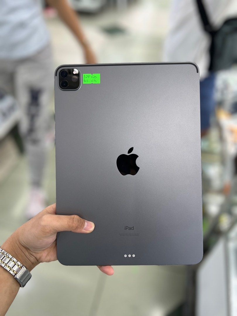 iPad Pro M1 128gb 11' WiFi Only (Category: iPad) located in San Juan City. Submitted by aynaagadgets (Listing ID 1361965845, Image 1). Description: FOR SALE | TRADE / SWAP PASS SA MGA SCAMMERS / THIRD PARTY (RFS: Buy and Sell) IPAD PRO M1 128GB 11' WIFI ONLY ⬇️DETAILS⬇️ •128 GB (Other storage is also available) •WiFi (Other Variant is still available but price may vary) •Black (Other color is also available but price may vary) •US Variant •99% Sm