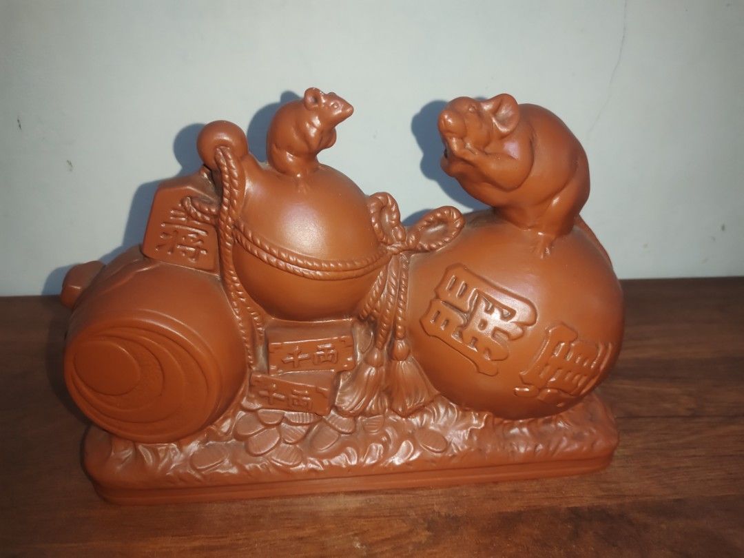 Japan Ceramic Mouse and Gourd Display (Category: Vintage Collectibles) located in Quezon City. Submitted by handpicked_items (Listing ID 1362103704, Image 1). Description: .