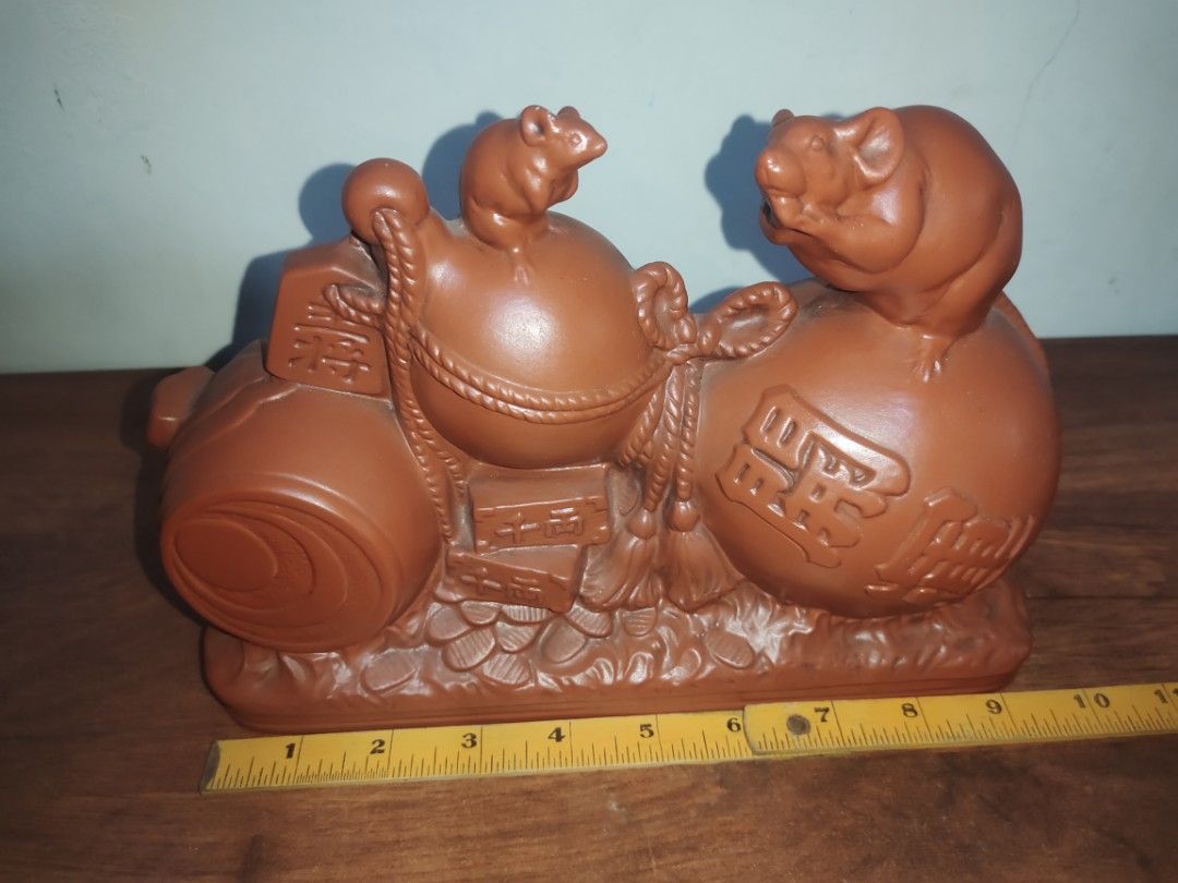Japan Ceramic Mouse and Gourd Display (Category: Vintage Collectibles) located in Quezon City. Submitted by handpicked_items (Listing ID 1362103704, Image 2). Description: .