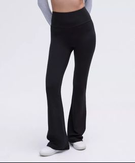 （分類：）位於 。 由 clothess.a 提交（商品編號 1362097001，圖片 1）。簡介： 。