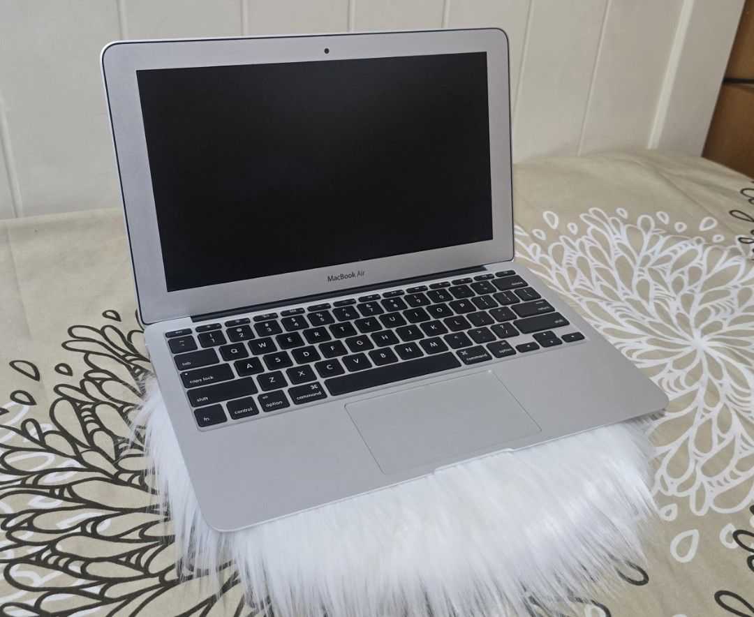 MacBook Air405926981886300161