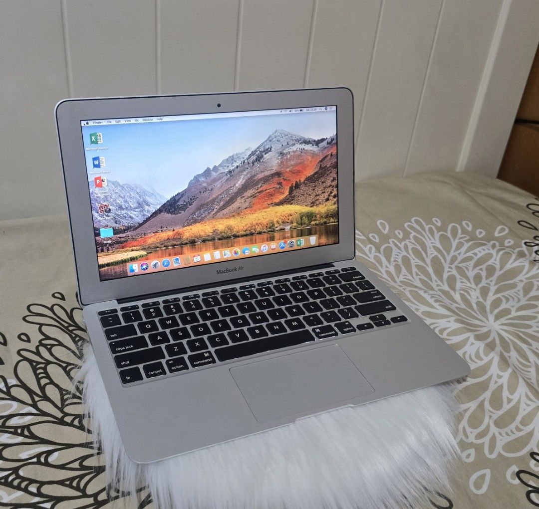 MacBook Air405926981886300160