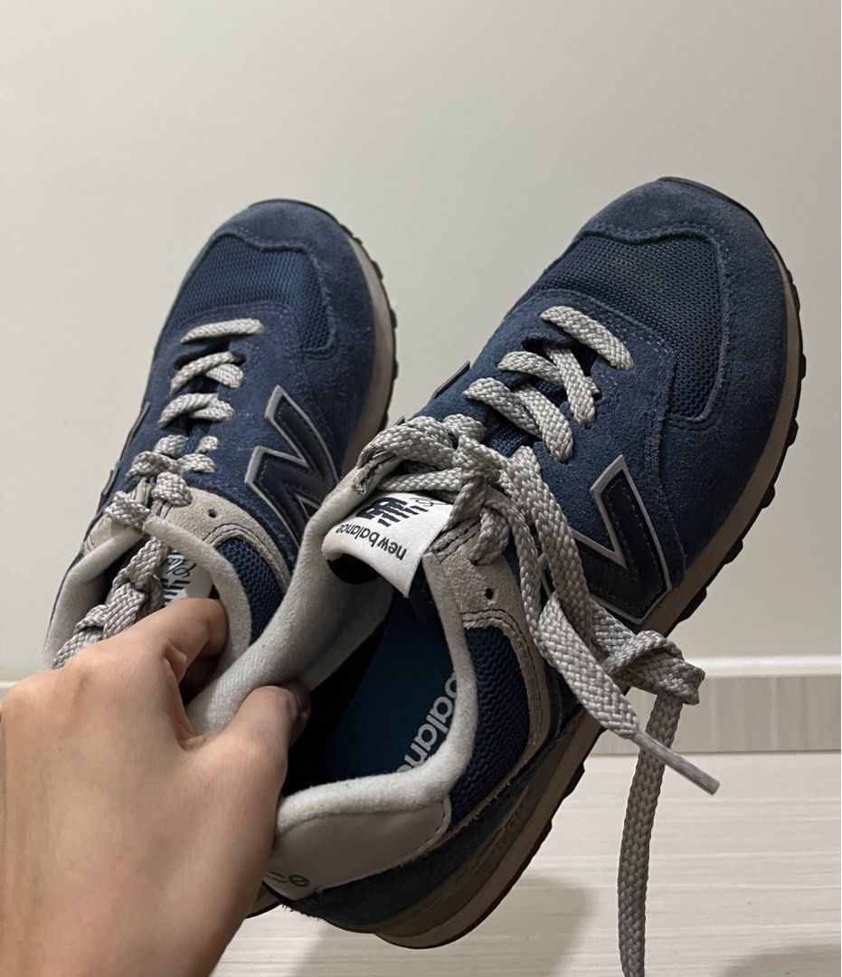 New Balance Classic 574 Navy Blue (Category: Sneakers) located in Manila. Submitted by azula (Listing ID 1362113056, Image 1). Description: - Not much flaws just a bit of dirt that could be easily cleaned. - Probably worn this like less than 10 times. - Also no box. - Price is still slightly negotiable. Reason for selling: I have new pair of shoes and I no longer wear these that’s why I’m selling them..