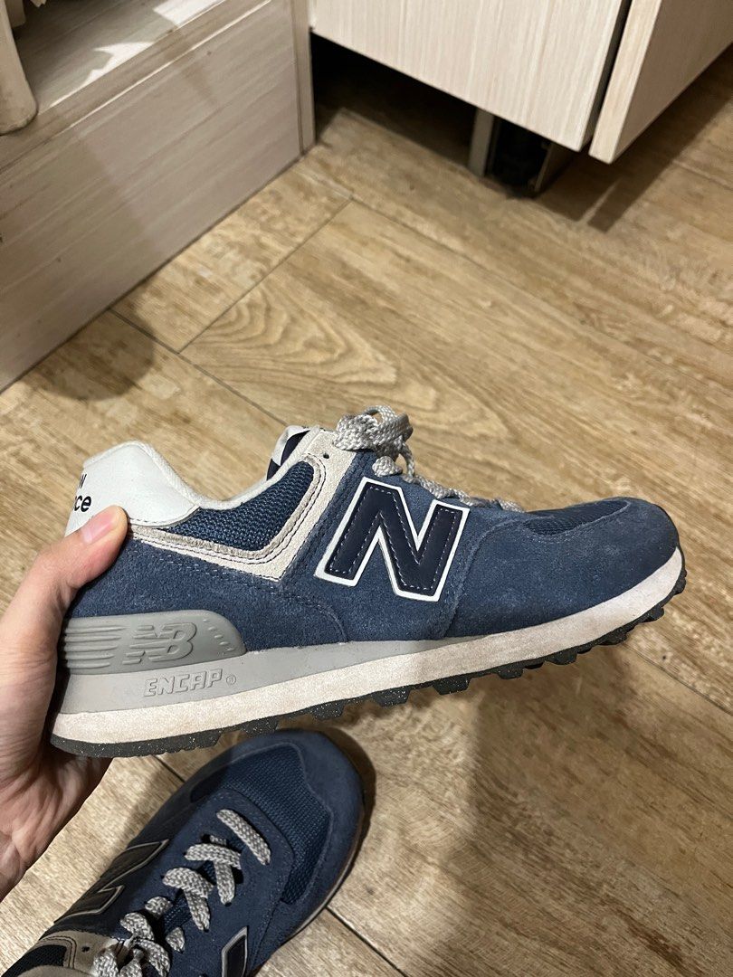 New Balance Classic 574 Navy Blue (Category: Sneakers) located in Manila. Submitted by azula (Listing ID 1362113056, Image 3). Description: - Not much flaws just a bit of dirt that could be easily cleaned. - Probably worn this like less than 10 times. - Also no box. - Price is still slightly negotiable. Reason for selling: I have new pair of shoes and I no longer wear these that’s why I’m selling them..