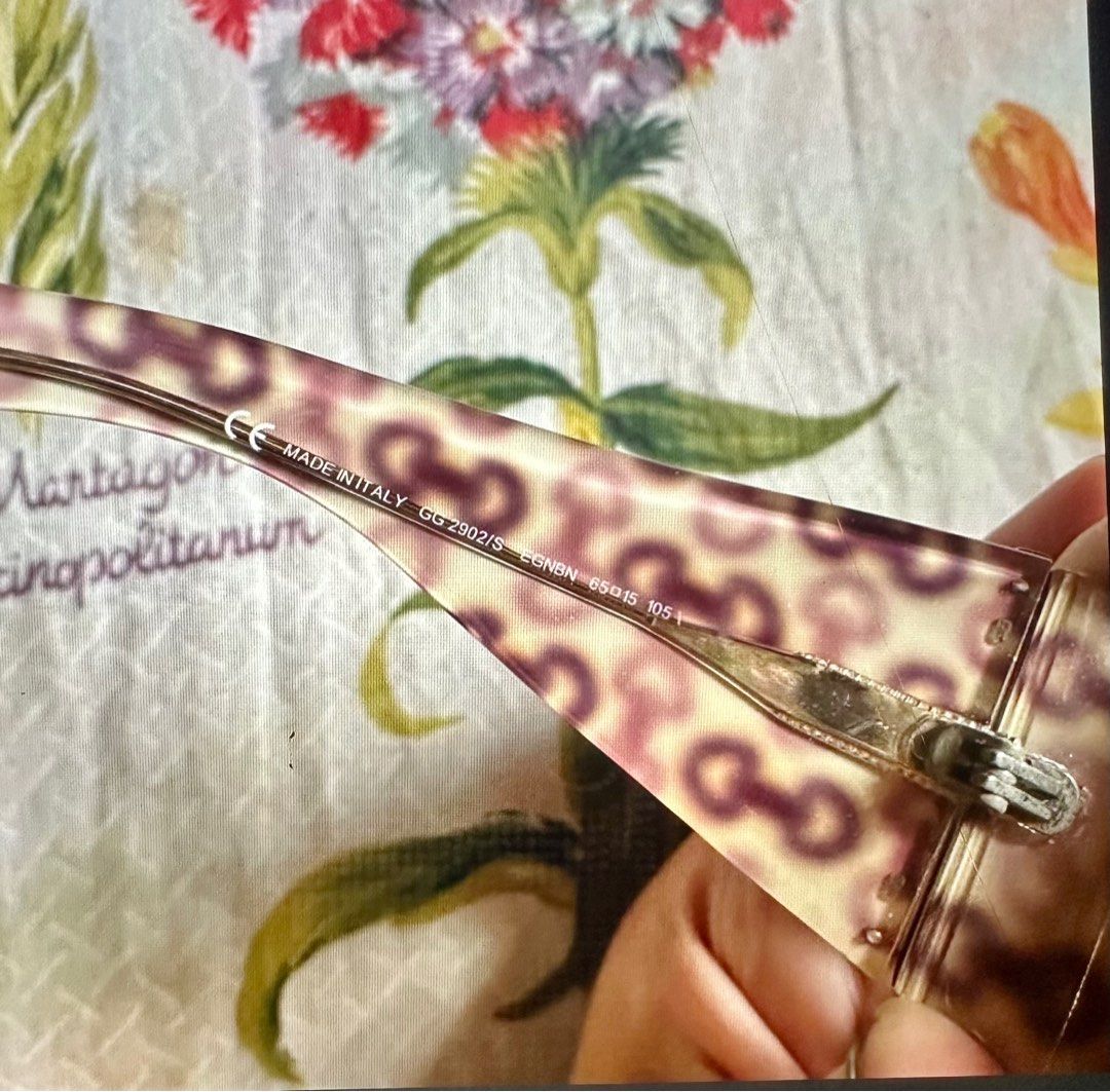 ORIGINAL GUCCI SUNGLASSES FROM JAPAN (Category: Sunglasses & Eyewear) located in Cebu City. Submitted by since1898 (Listing ID 1361966632, Image 3). Description: Original Gucci Sunglasses .
