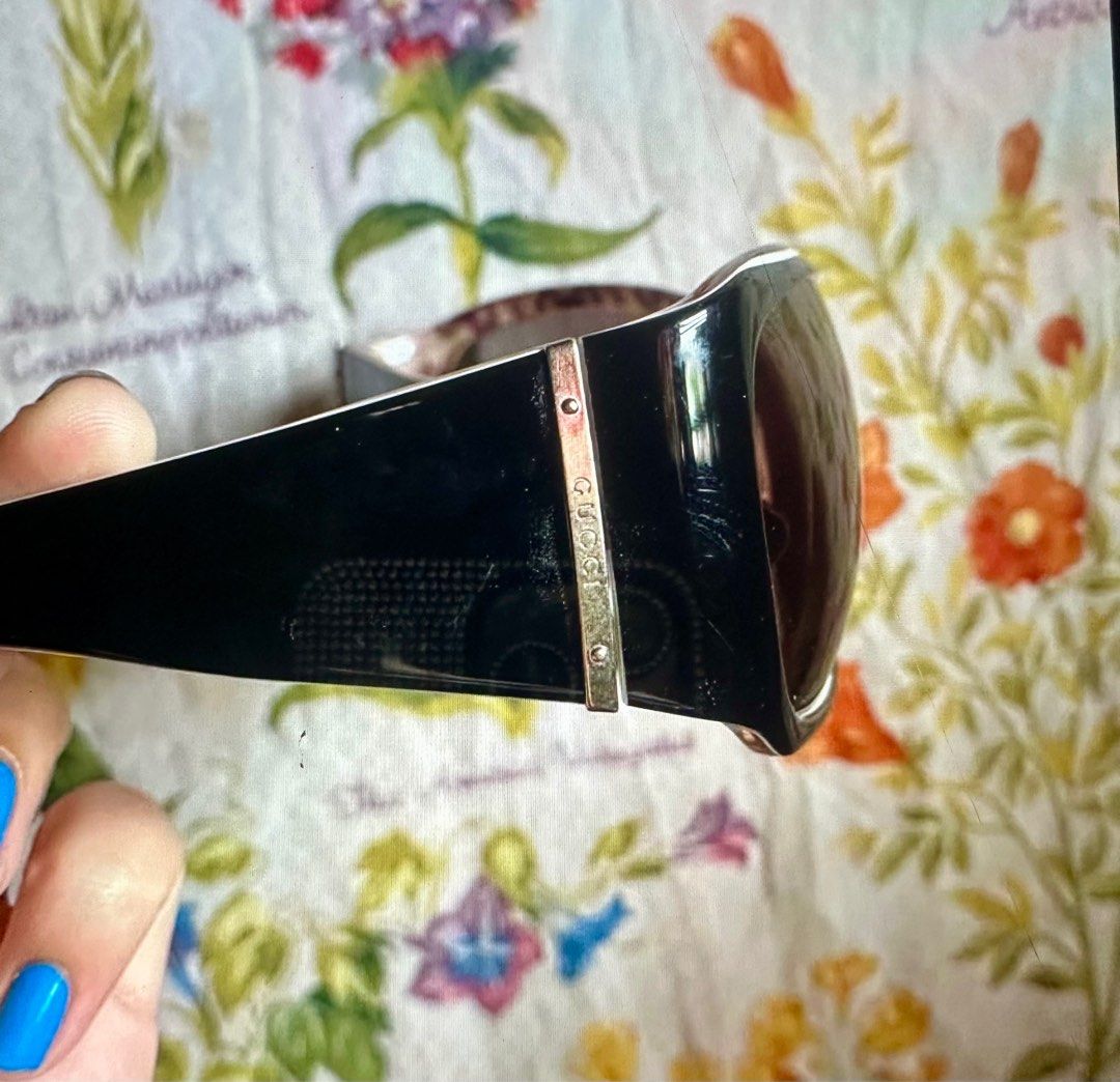 ORIGINAL GUCCI SUNGLASSES FROM JAPAN (Category: Sunglasses & Eyewear) located in Cebu City. Submitted by since1898 (Listing ID 1361966632, Image 2). Description: Original Gucci Sunglasses .
