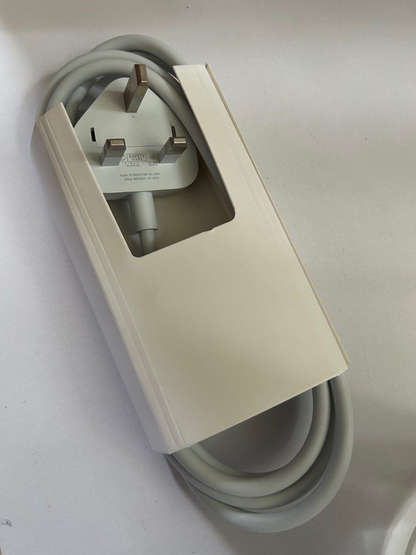 ORIGINAL Magsafe 2 45w AC cord (Category: Cables & Adaptors) located in Antipolo. Submitted by applenarc (Listing ID 1361958047, Image 1). Description: Unused Magsafe 2 45w AC cord Original.