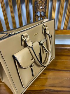 (Category: ) located in . Submitted by nns.wardrobe (Listing ID 1362055371, Image 1). Description: .