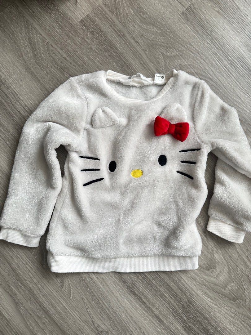 Pullover hello kitty (Category: Babies & Kids Fashion) located in Shah Alam. Submitted by gggnnniii (Listing ID 1361973017, Image 1). Description: 3-4 years old .