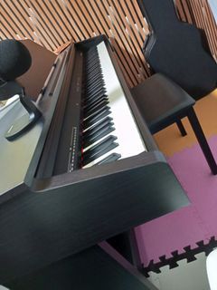 ROLAND RP30 DIGITAL PIANO