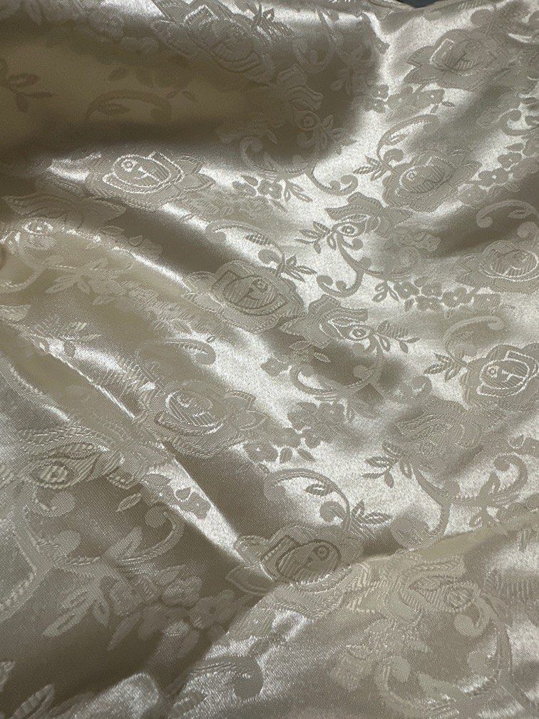 Table runner64885043541123110