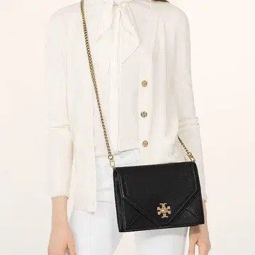 Tory Burch bag Authentic (Category: Luxury Bags & Wallets) located in Manila. Submitted by _closet888 (Listing ID 1350305265, Image 2). Description: - last picture is the bag.