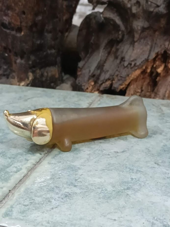 Vintage Avon Dachshund Somewhere Cologne (Category: Fragrance & Deodorants) located in Marikina City. Submitted by modacaridad (Listing ID 1361966096, Image 1). Description: Vintage Avon Dachshund Somewhere Cologne Can be a nostalgic gift, unique piece of retro home decor or addition to your collection of vintage perfume bottles .