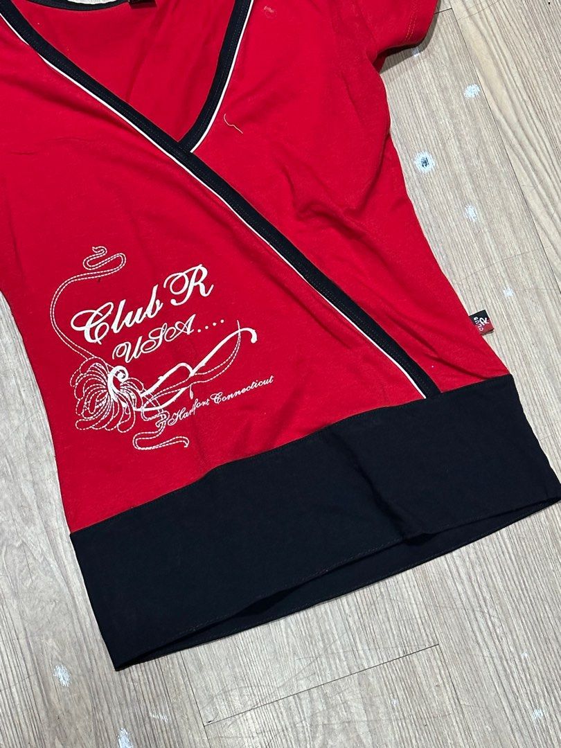 vintage style y2k red tee top (Category: Shirts) located in Manila. Submitted by caelusio (Listing ID 1361995898, Image 2). Description: welcome ☻ ↳ Flaws: none ↳ Size: small to medium ↳ Colors may vary due to lighting [★] feel free to message me for more details > Please manage your expectations 🏷: baggy pants, y2k pants, cargo pants, flare pants, shein pants, maong pants, thrifted, shein, mom jeans, high waist jeans, low waist jeans, boyfriend