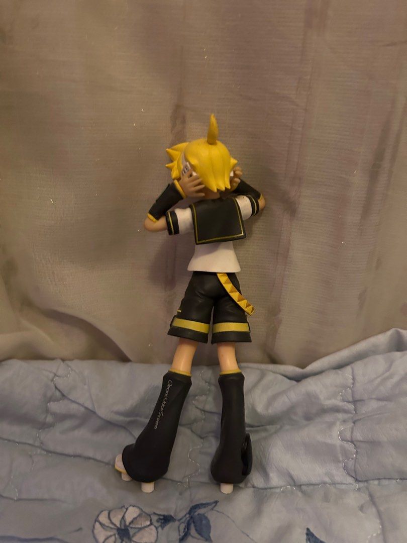 Vocaloid Len Kagamine figure (Category: Figurines & Statues) located in San Jose. Submitted by lexeepy (Listing ID 1362037701, Image 2). Description: No stand 🚚Courier: J&T 📦Prio Payo 📍location: San Jose, Antique ❗️Will only entertain offers of current price or higher❗️ .