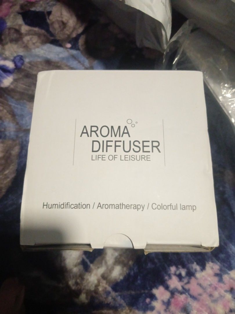 Aroma diffuser (Category: Fragrance & Deodorants) located in Singapore. Submitted by harryanto_roslan916 (Listing ID 1362240704, Image 1). Description: To help smell nice in the home.