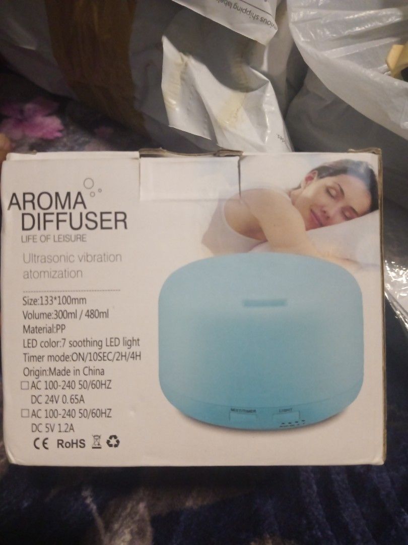 Aroma diffuser (Category: Fragrance & Deodorants) located in Singapore. Submitted by harryanto_roslan916 (Listing ID 1362240704, Image 2). Description: To help smell nice in the home.