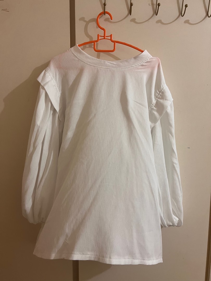 Baju jalan putih, Women's Fashion, Tops, Blouses on Carousell