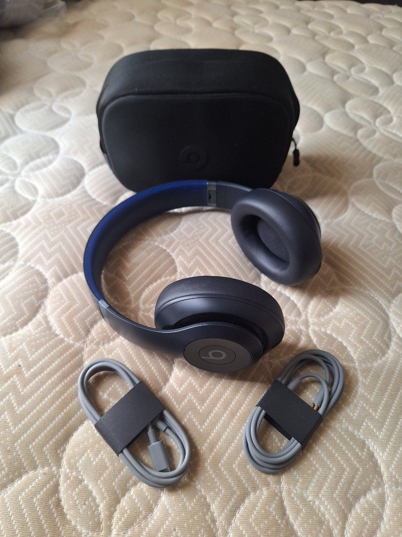 Beats Studio Pro Wireless Headphones - Navy (Category: Headphones & Headsets) located in Quezon City. Submitted by kajousensei (Listing ID 1362157077, Image 1). Description: original price: 17,990 rfs: napalanunan sa raffle.
