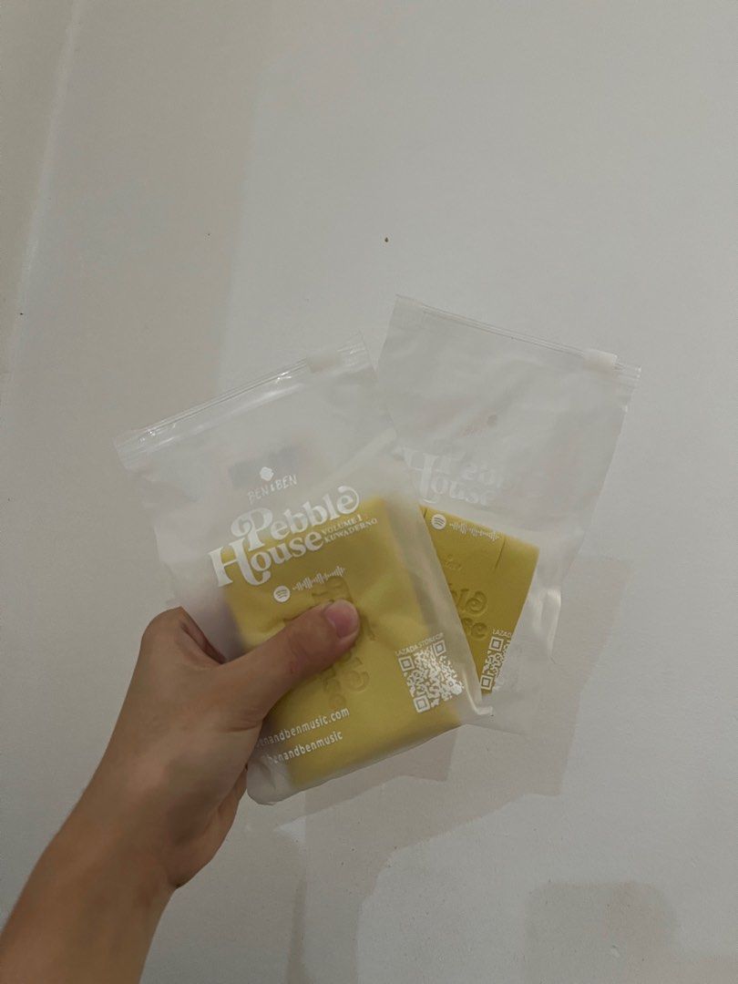 Ben&Ben - Cord Organizer & Coin Purse (Category: Purses & Pouches) located in Quezon City. Submitted by tj_unknown (Listing ID 1362148762, Image 1). Description: These are sold out in the stores. RS: I need funds for my undergrad book. Would appreciate if you buy and take good care of it, thank you!☺️.