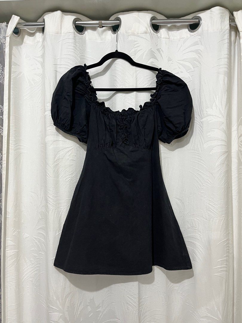Black Dress with Puffy Shoulders (Category: Dresses) located in Mandaluyong City. Submitted by mauseu (Listing ID 1362252149, Image 1). Description: Black dress with ribbon tie and scrunch detail at the back. Can send when-worn photos at request. RFS: Don't wear anymore and decluttering. .