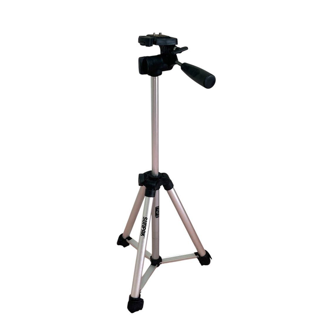 Camera Stand (Heavy duty Tripod) (Category: Tripods & Monopods) located in Baguio. Submitted by picksonfleek.ph (Listing ID 1362297352, Image 3). Description: Take 2 camera stand for only 550pesos (quality is durable enough for heavy DSLR/cameras) sobrang steal na ng price! rfs: These are my extra camera stand.