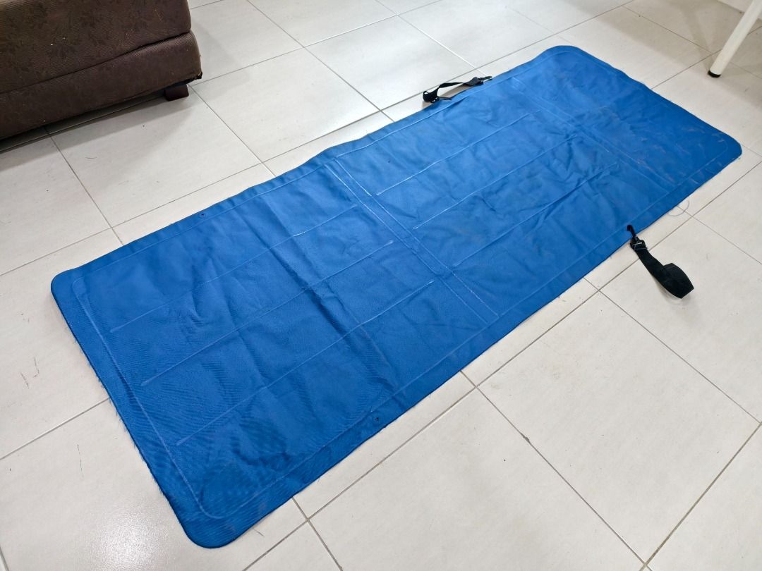 Camping Inflatable Bed (Category: Hiking & Camping) located in Puchong. Submitted by ckpreloved711 (Listing ID 1362167721, Image 1). Description: Well used inflatable single bed COD at Bandar Saujana Putra.