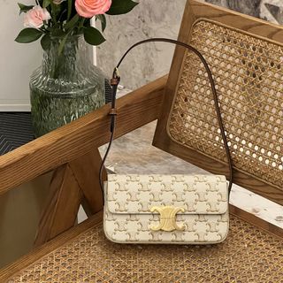 （分類：）位於 。 由 euro-chic 提交（商品編號 1314912736，圖片 1）。簡介： 。