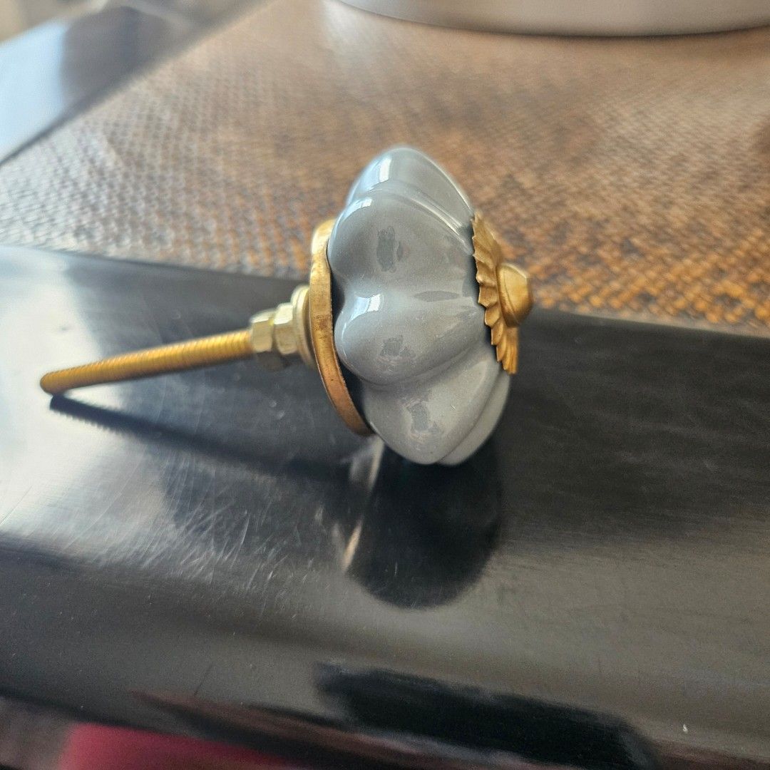 Ceramic drawer knobs (Category: Other Home Decor) located in Petaling Jaya. Submitted by ahmlss1 (Listing ID 1362131773, Image 2). Description: Lovely blue ceramic drawer knobs (5 pieces). Rm20 per piece.