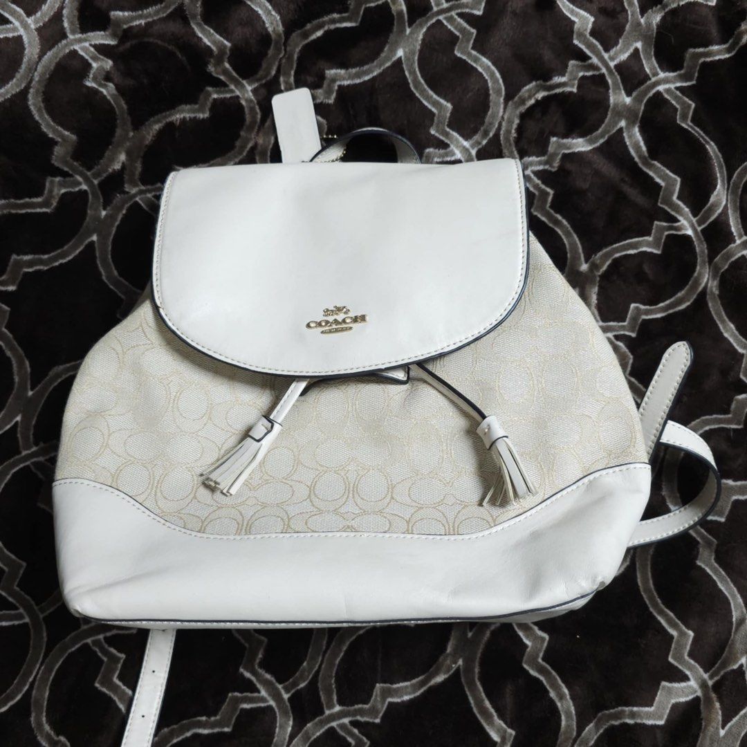 Coach Signature Backpack (Category: Luxury Bags & Wallets) located in Manila. Submitted by mahaechn (Listing ID 1362287455, Image 1). Description: ✨ PRELOVED ALERT ✨ Selling my Coach Signature Backpack for only ₱4,500!! Authentic and in excellent condition! ✨ Perfect for: • Everyday wear • School or work essentials • That classic, stylish vibe 💼 Reason for Selling: Decluttering as we’re moving out! 🧹📦 Letting go of some bags I don’t use anymor