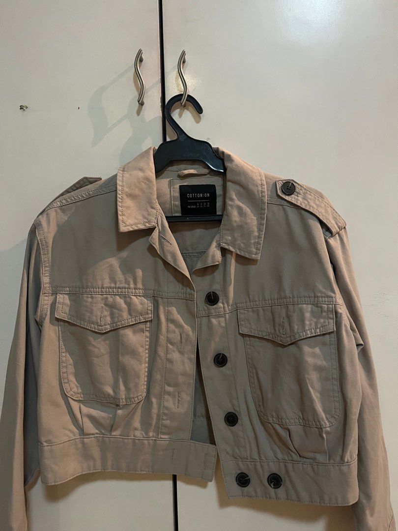 Cotton On Khaki Jacket (Category: Coats, Jackets and Outerwear) located in Mandaluyong City. Submitted by blueliberationnotes (Listing ID 1362228437, Image 1). Description: .
