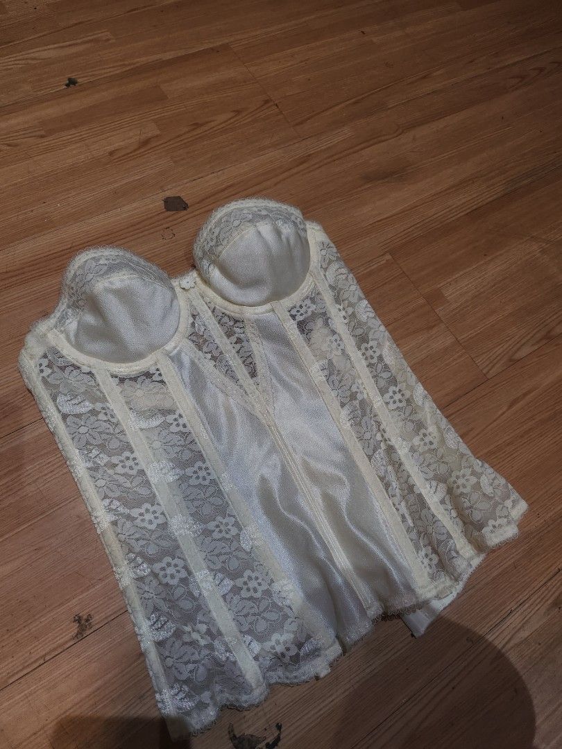 DOMINIQUE lace corset (Category: Blouses) located in Manila. Submitted by pintarest (Listing ID 1362271076, Image 2). Description: Lace corset 32A But i think 32b is the best fit.
