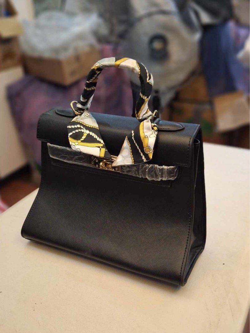 HERMES MINI KELLY HANDBAG (Category: Luxury Bags & Wallets) located in Quezon City. Submitted by bimbohazeee (Listing ID 1362299586, Image 1). Description: HERMES PREMIUM KELLY HANDBAG✨ 1.8k brandnew.