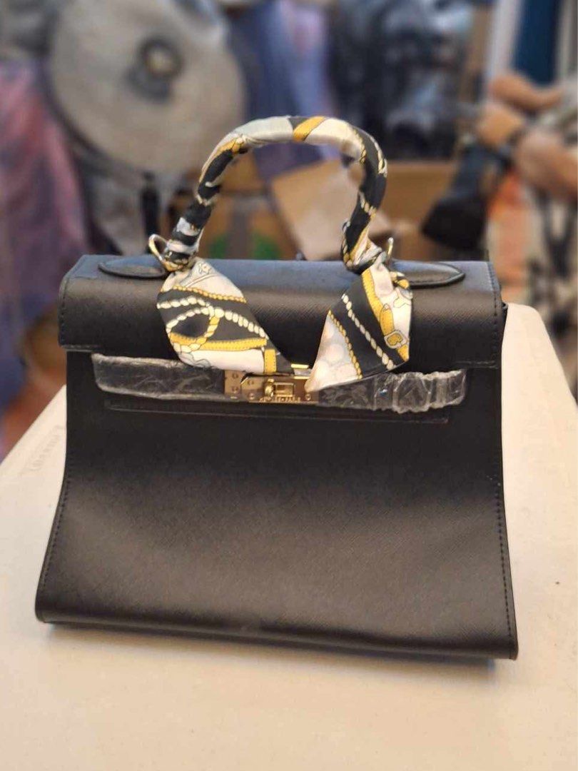 HERMES MINI KELLY HANDBAG (Category: Luxury Bags & Wallets) located in Quezon City. Submitted by bimbohazeee (Listing ID 1362299586, Image 2). Description: HERMES PREMIUM KELLY HANDBAG✨ 1.8k brandnew.