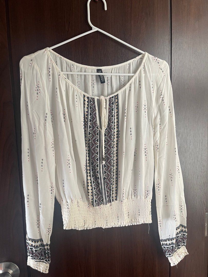 H&M Summer Long Sleeves top (Category: Blouses) located in Makati City. Submitted by ablcn (Listing ID 1362129931, Image 1). Description: Can fit XS-S.