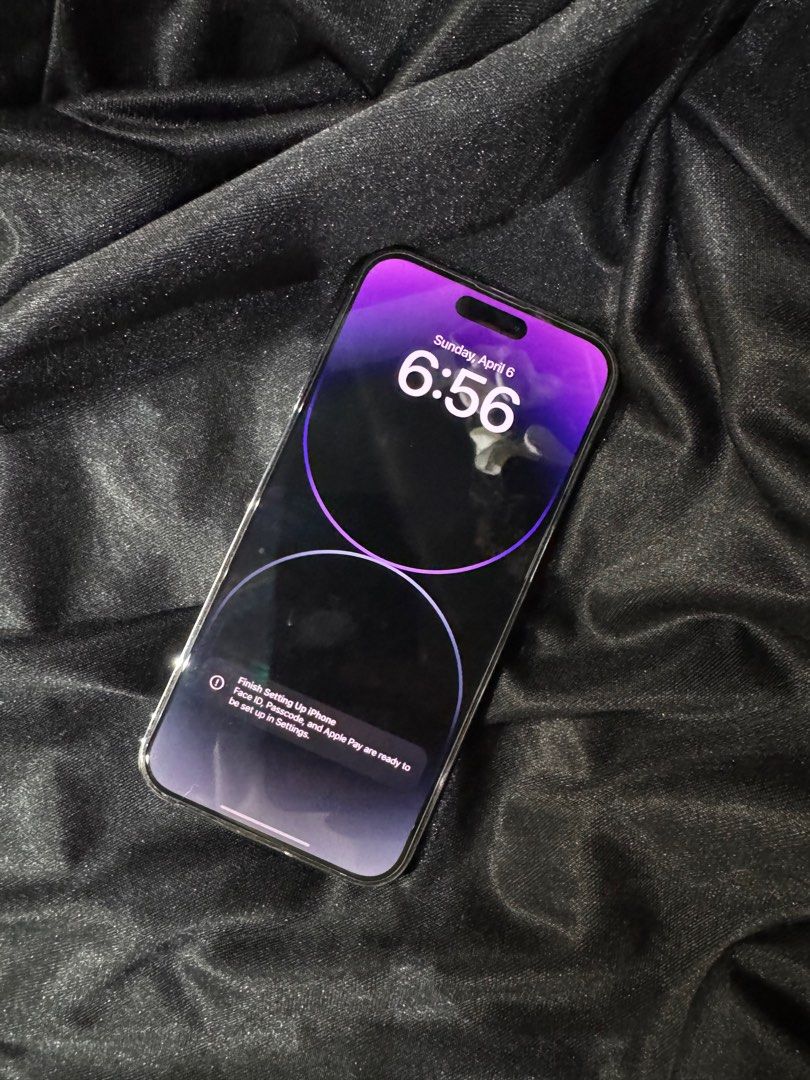 IPHONE 14 PRO MAX 1TB (Category: iPhone 14 Series) located in Quezon City. Submitted by abbynf (Listing ID 1362229844, Image 2). Description: Deep Purple 1TB Battery Health : 89 percent Has a scratch on one of the camera lens but no effect naman on camera. Conplete with box and unused cord.