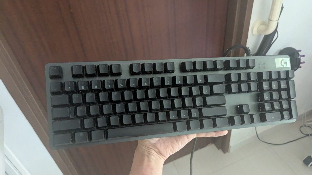 Logitech g512 carbon RGB mechanical keyboard