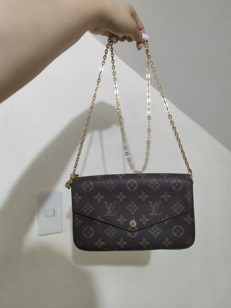 LV 3 way small bag (Category: Luxury Bags & Wallets) located in Rizal. Submitted by Decluttering.modernongchinitaa (Listing ID 1362265713, Image 3). Description: ❎Orig -3 way bag (Body bag, shoulder bag and clutch) -With card holder wallet - In very good condition -No flaws.