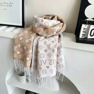 (Category: ) located in . Submitted by shop.cher (Listing ID 1362214669, Image 1). Description: .
