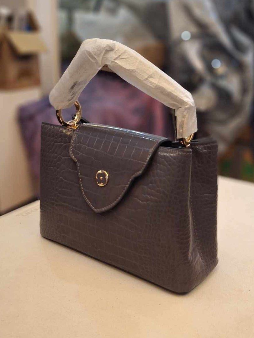LV Capucines (Category: Luxury Bags & Wallets) located in Quezon City. Submitted by bimbohazeee (Listing ID 1362289459, Image 2). Description: LV Bag Capucines Premium✨ 1.8k pm if interested!!.