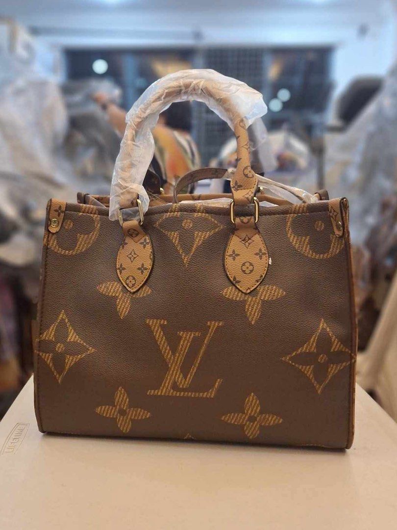 LV OnTheGo handbag (Category: Luxury Bags & Wallets) located in Quezon City. Submitted by bimbohazeee (Listing ID 1362291212, Image 2). Description: LV PREMIUM ON THE GO MONOGRAM BAG✨ 2.5k can nego if sure buyer.