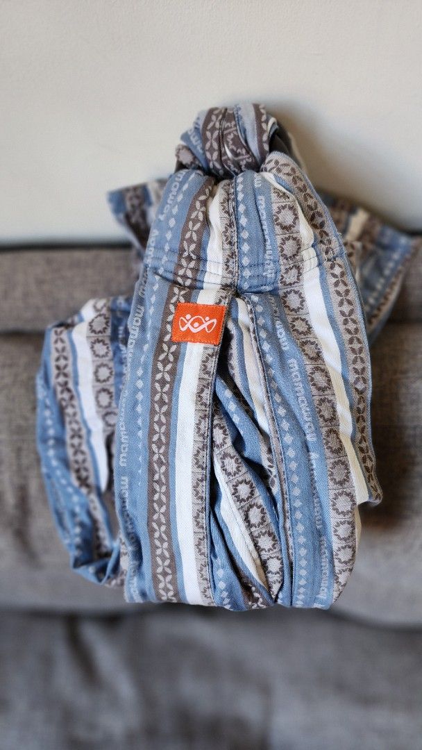 Mamaway ring sling carrier (Category: Carriers & Slings) located in Muntinlupa City. Submitted by 7tablespoons (Listing ID 1362131430, Image 2). Description: .