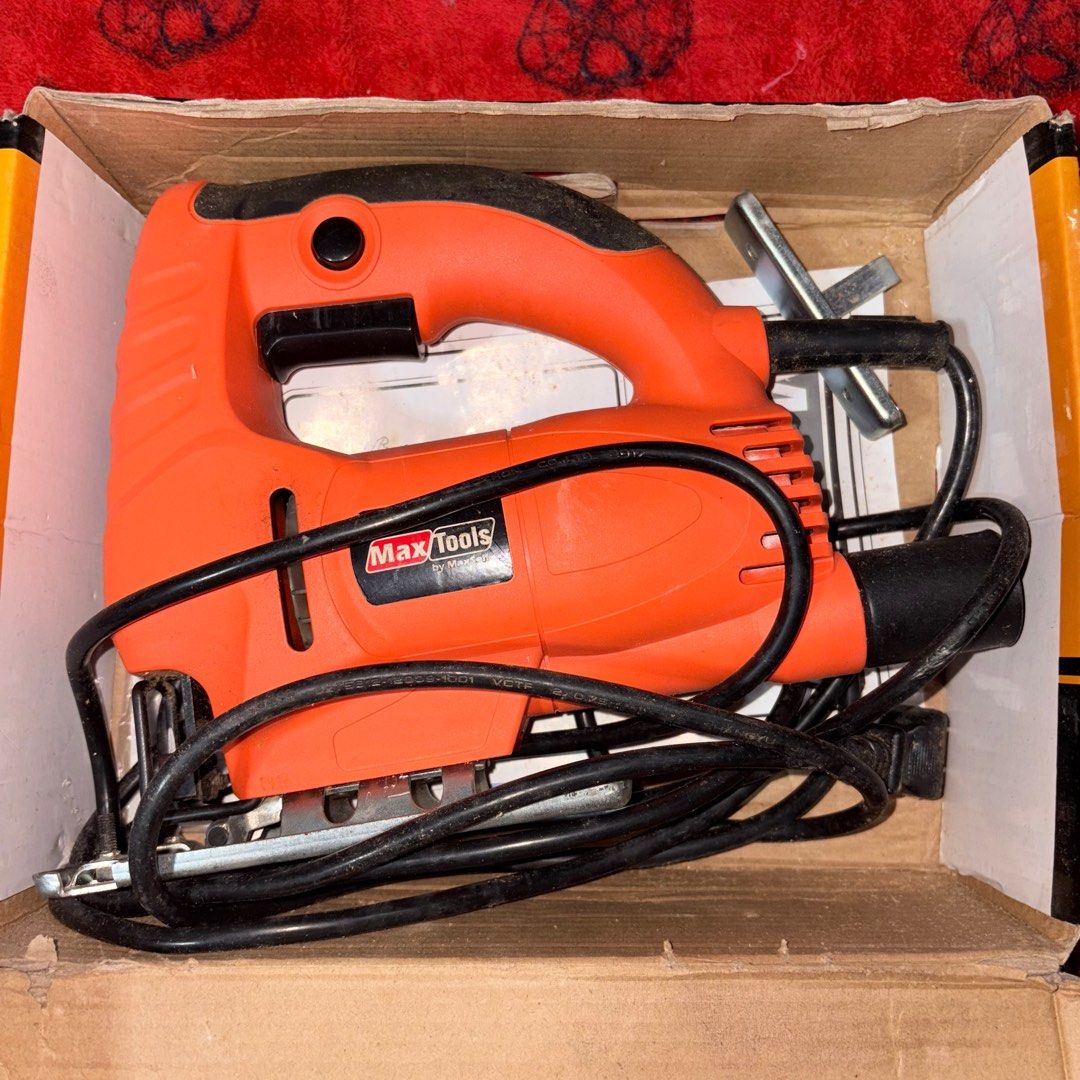 MaxSell Electric Jigsaw MTJ-2655 (Category: Construction Tools & Equipment) located in San Pedro. Submitted by ishiii__ (Listing ID 1362240626, Image 1). Description: used once.