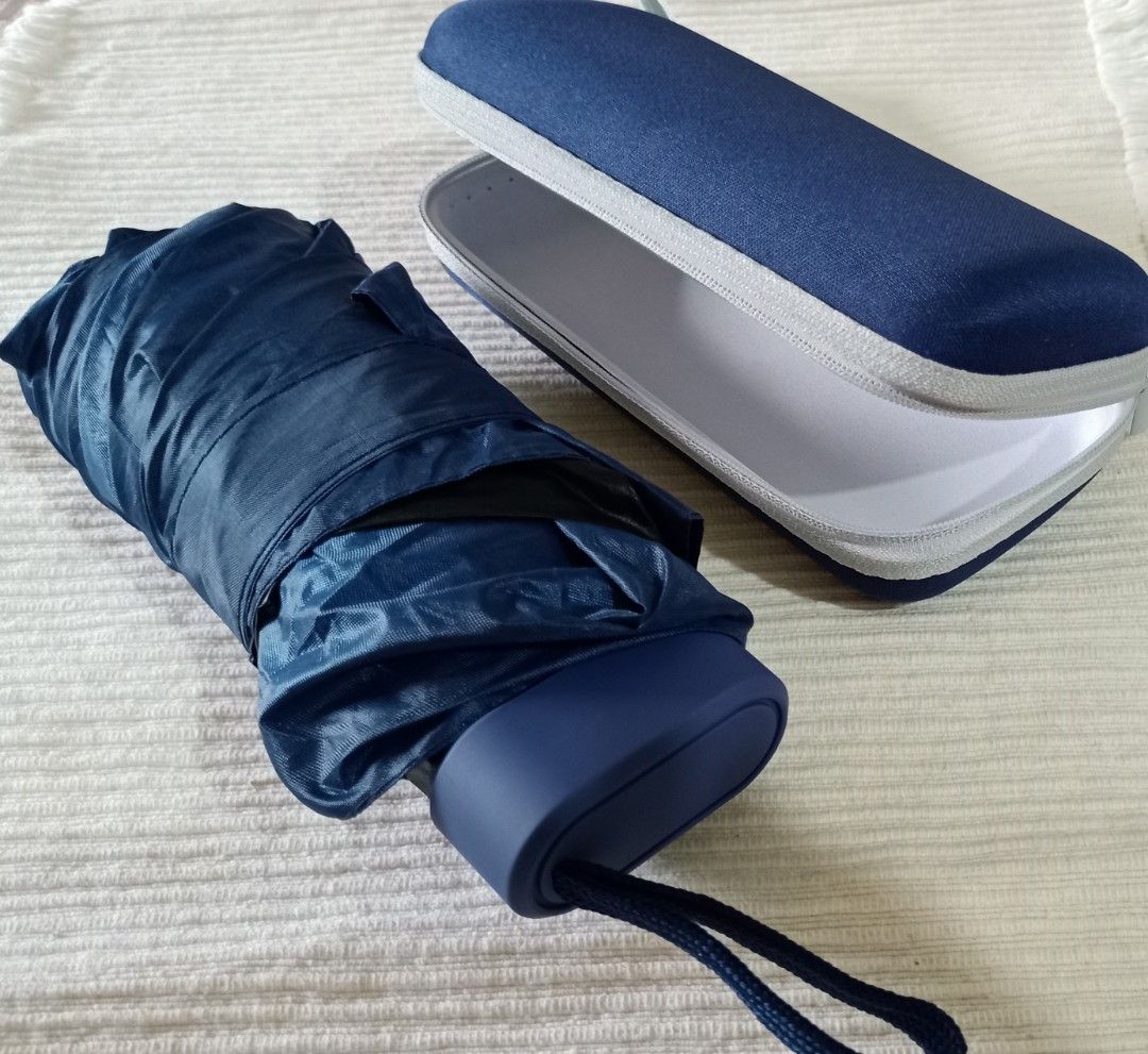 Pocketable umbrella (Category: Umbrellas) located in Caloocan City. Submitted by mr.rey08411 (Listing ID 1362172552, Image 3). Description: You can keep it inside ur pocket easily..