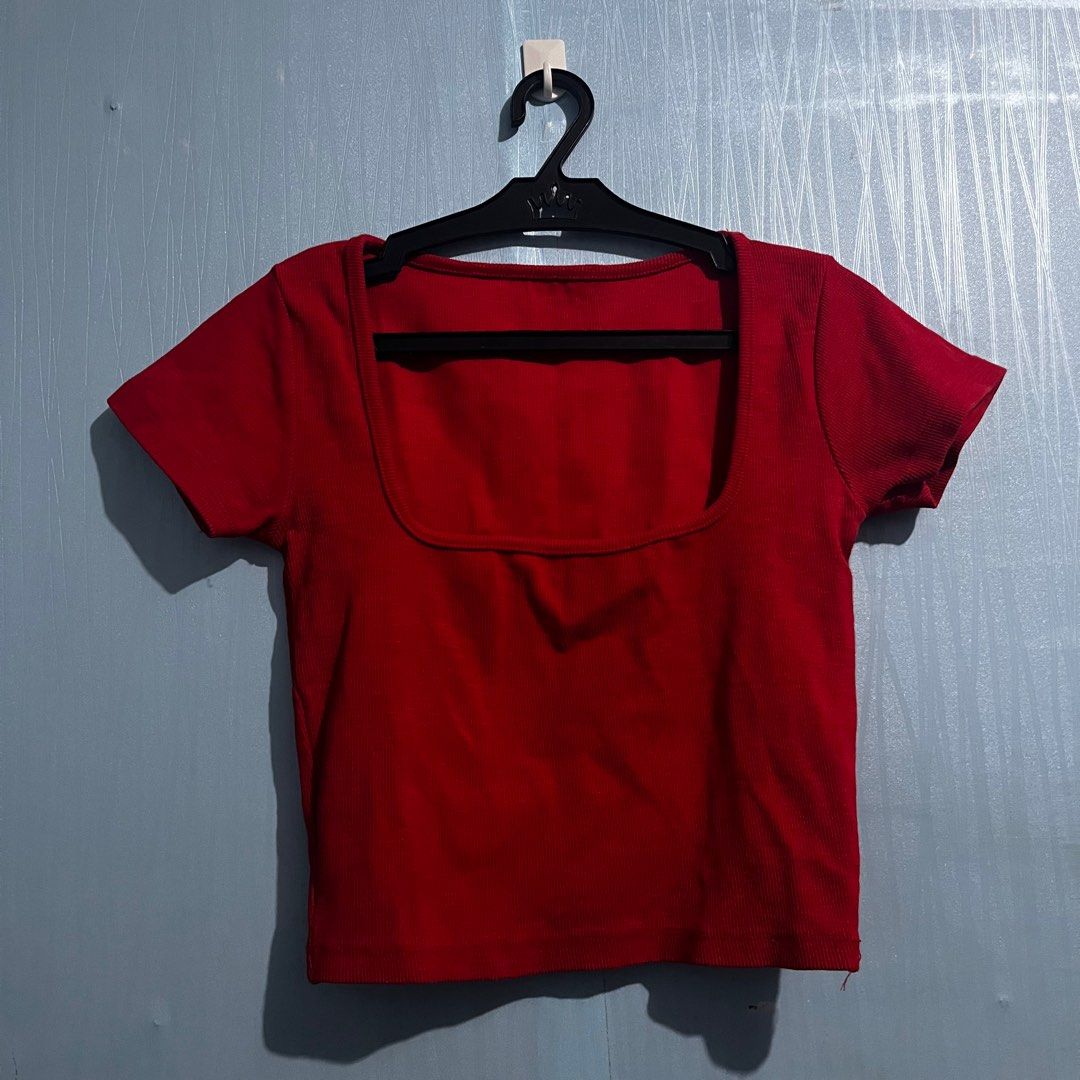 Red Square Neck Crop Top (Category: Shirts) located in Mandaluyong City. Submitted by izynaaa (Listing ID 1362187450, Image 1). Description: size large on tag.