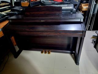 Roland kr570 digital piano