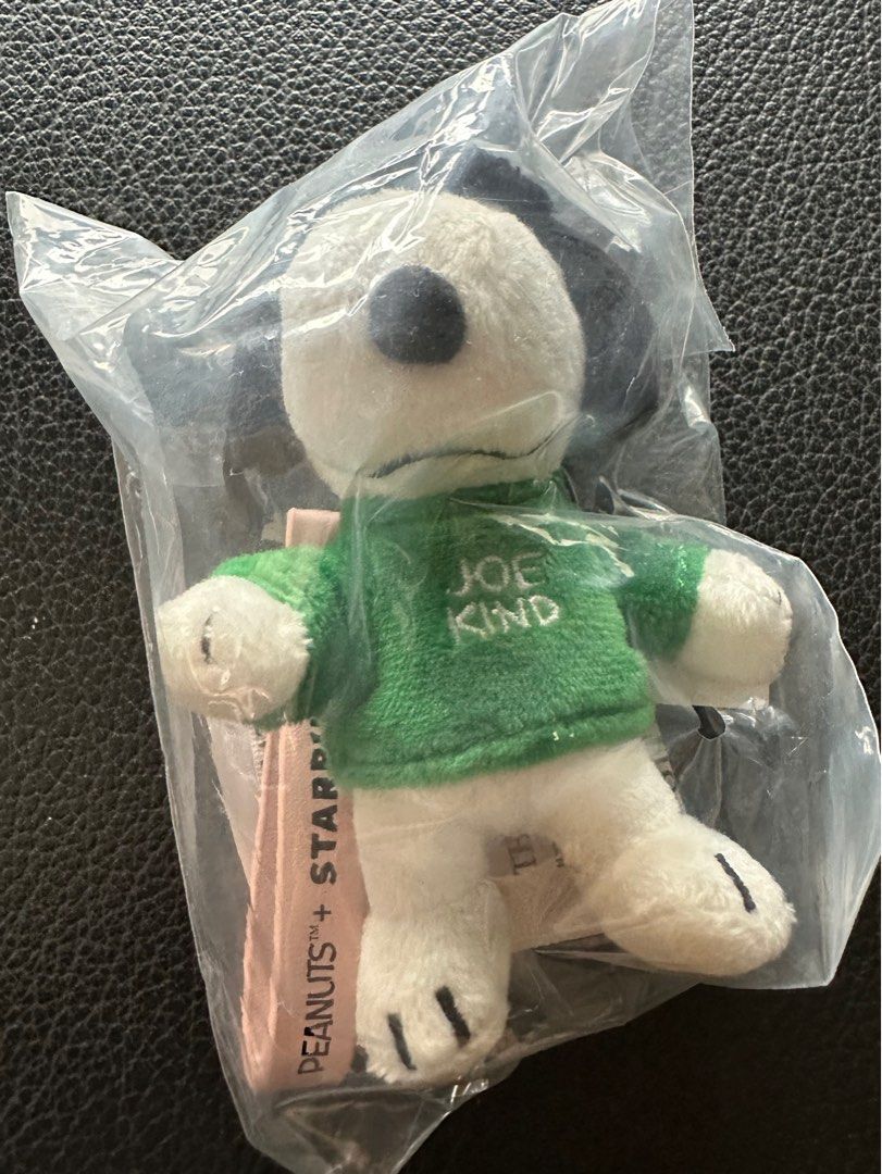 Starbucks x Peanuts Snoopy Joe Kind Keychain (Category: Charms) located in Pasig City. Submitted by missjeee (Listing ID 1361965521, Image 2). Description: Starbucks x Peanuts Snoopy Joe Kind Keychain.