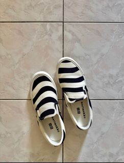 (Category: ) located in . Submitted by closetspaze (Listing ID 1362157273, Image 1). Description: .